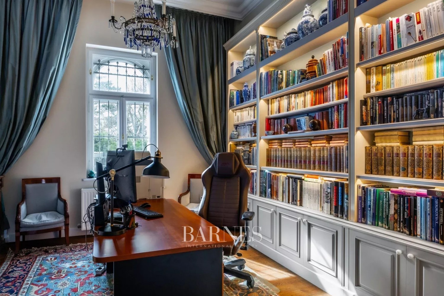 Swiss-Style Villa with Art Nouveau Motifs on Sváb hill - picture 15