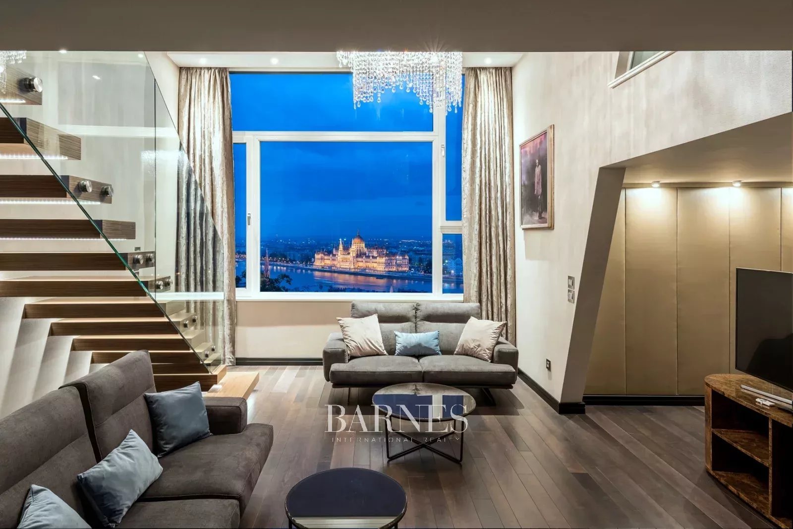 Lélegzetelállító panoráma a Várnegyed presztízs lakosztályából - picture 2