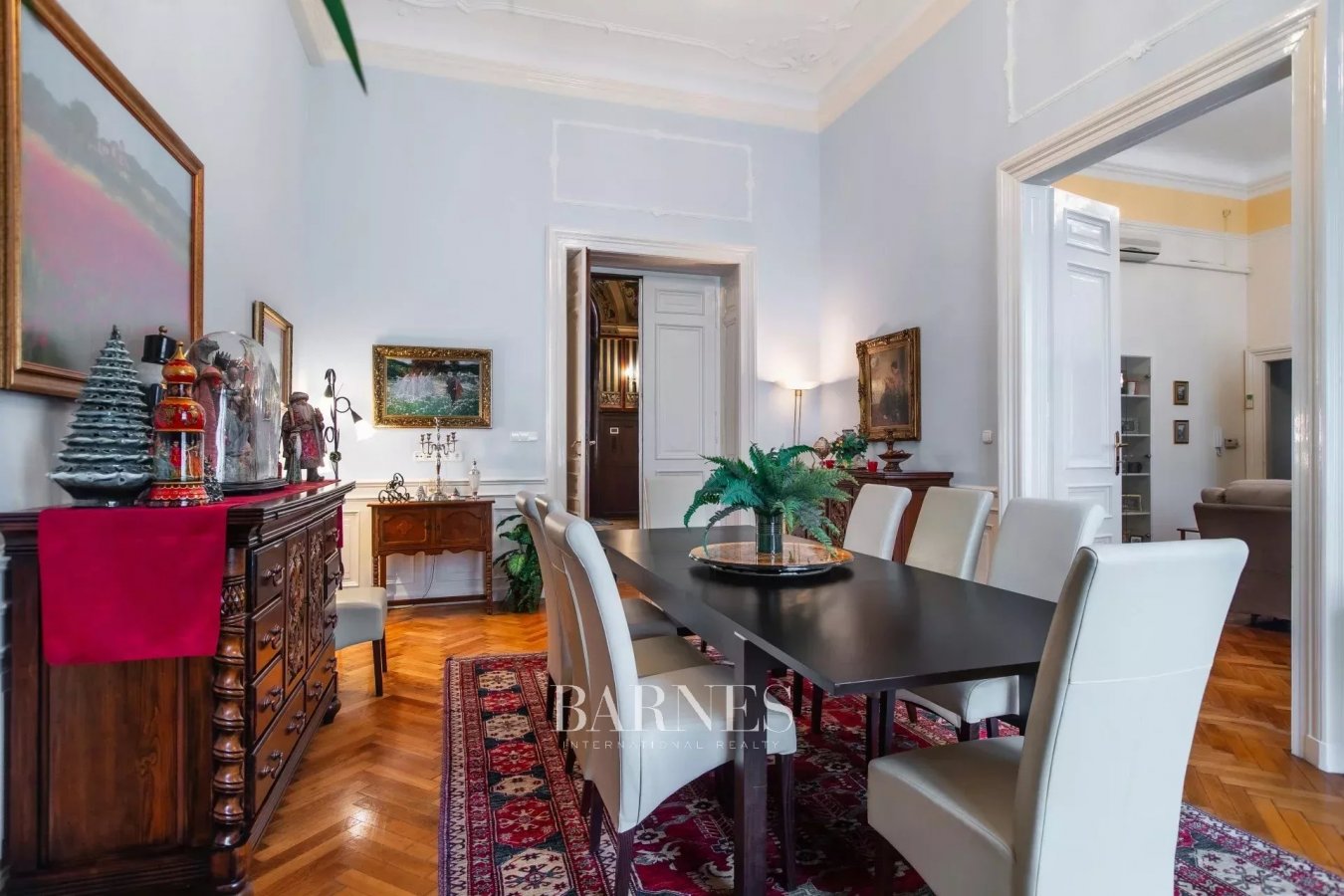 ​Beautifully restored 'true to age' bourgeois residence close to Andrássy Avenue - picture 10