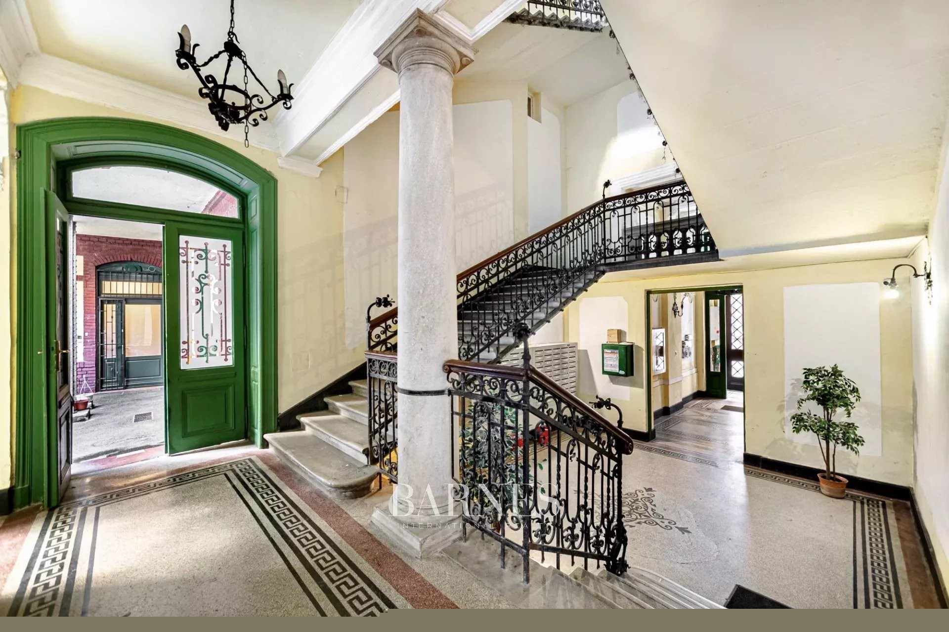 Prémium minőségben újjászületett polgári lakás kiváló elhelyezkedéssel - picture 15