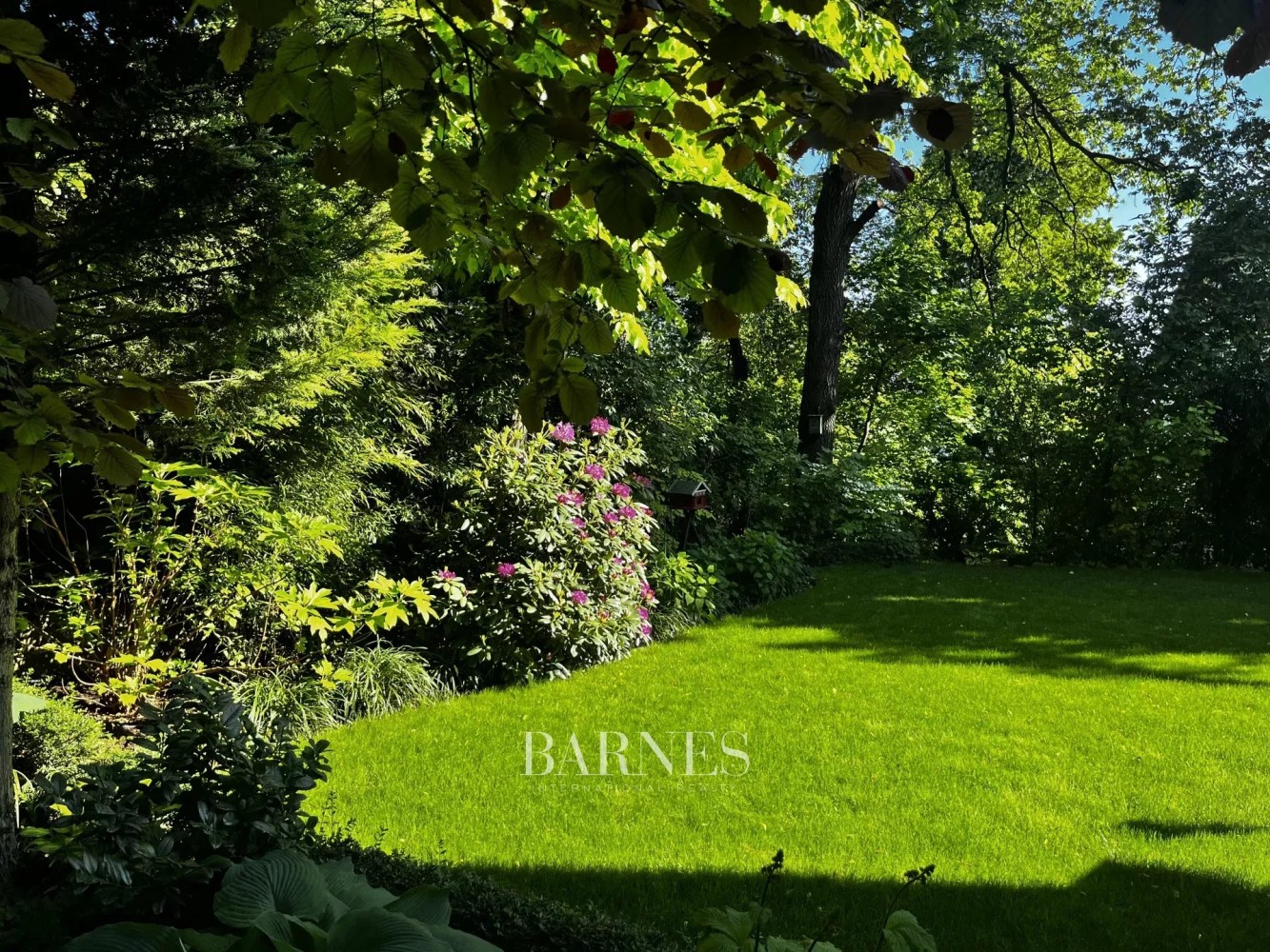 Swiss-Style Villa with Art Nouveau Motifs on Sváb hill - picture 4