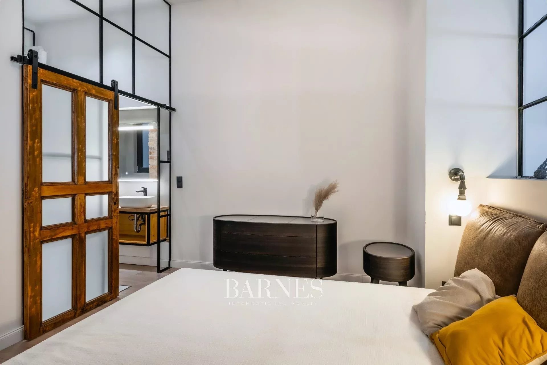 Unique loft apartment close to the Dohány Street Synagogue - picture 8