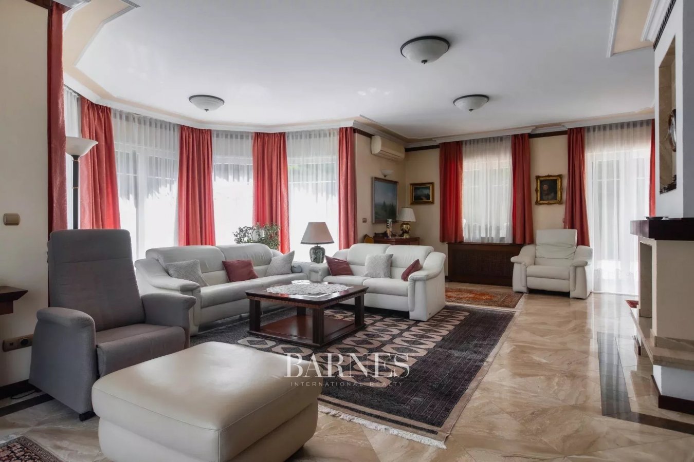 Classical panoramic family villa with exclusive Buda side location - picture 6