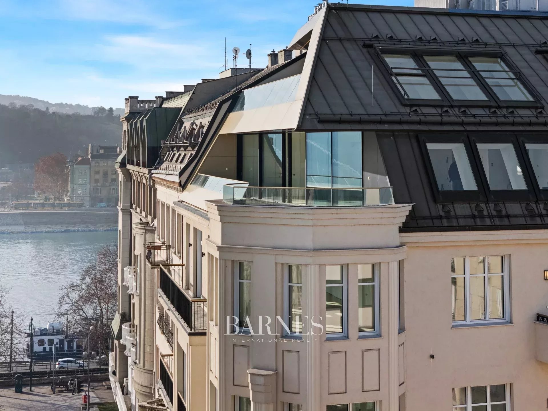 Palace M15 Residence - Panoramic Danube-View Luxury Residences in the Heart of Budapest - picture 3