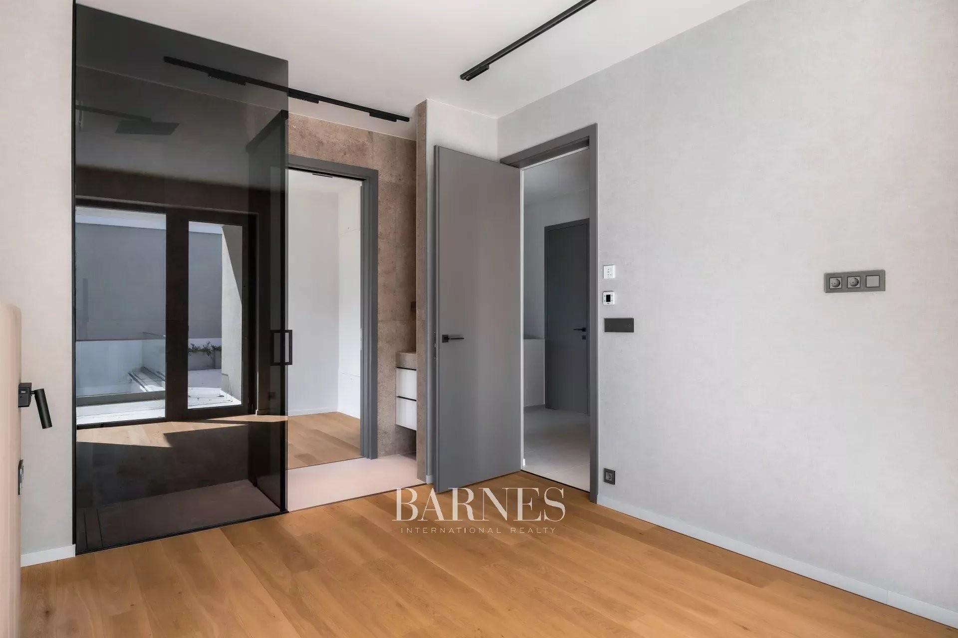 Panoramic Luxury Home at Harsánylejtő, with Garden and Pool - picture 24