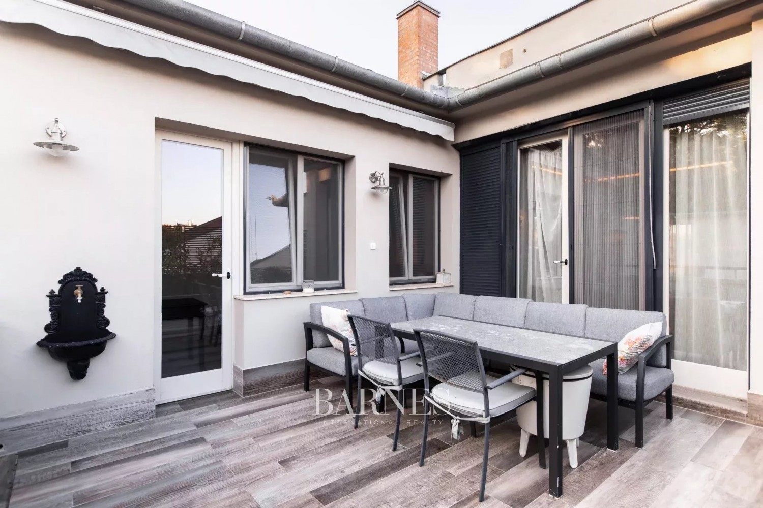 2 Bedroomed, Furnished Apartment in Bauhaus Villa - picture 18