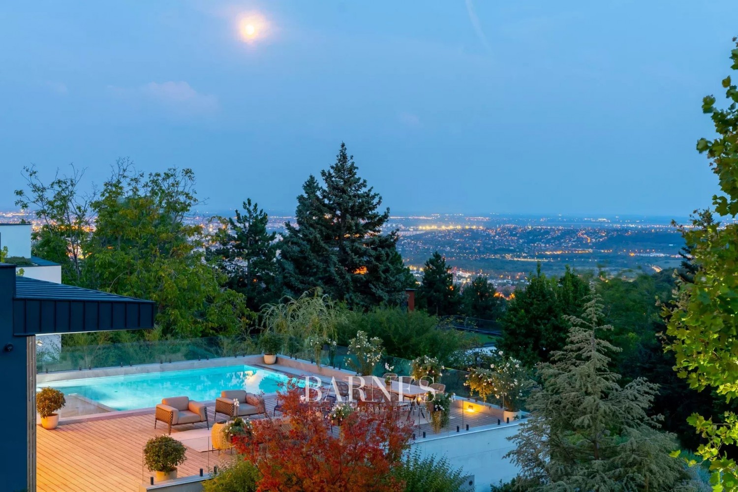 Eladó Luxusvilla Budapest XII. Kerületében - picture 37