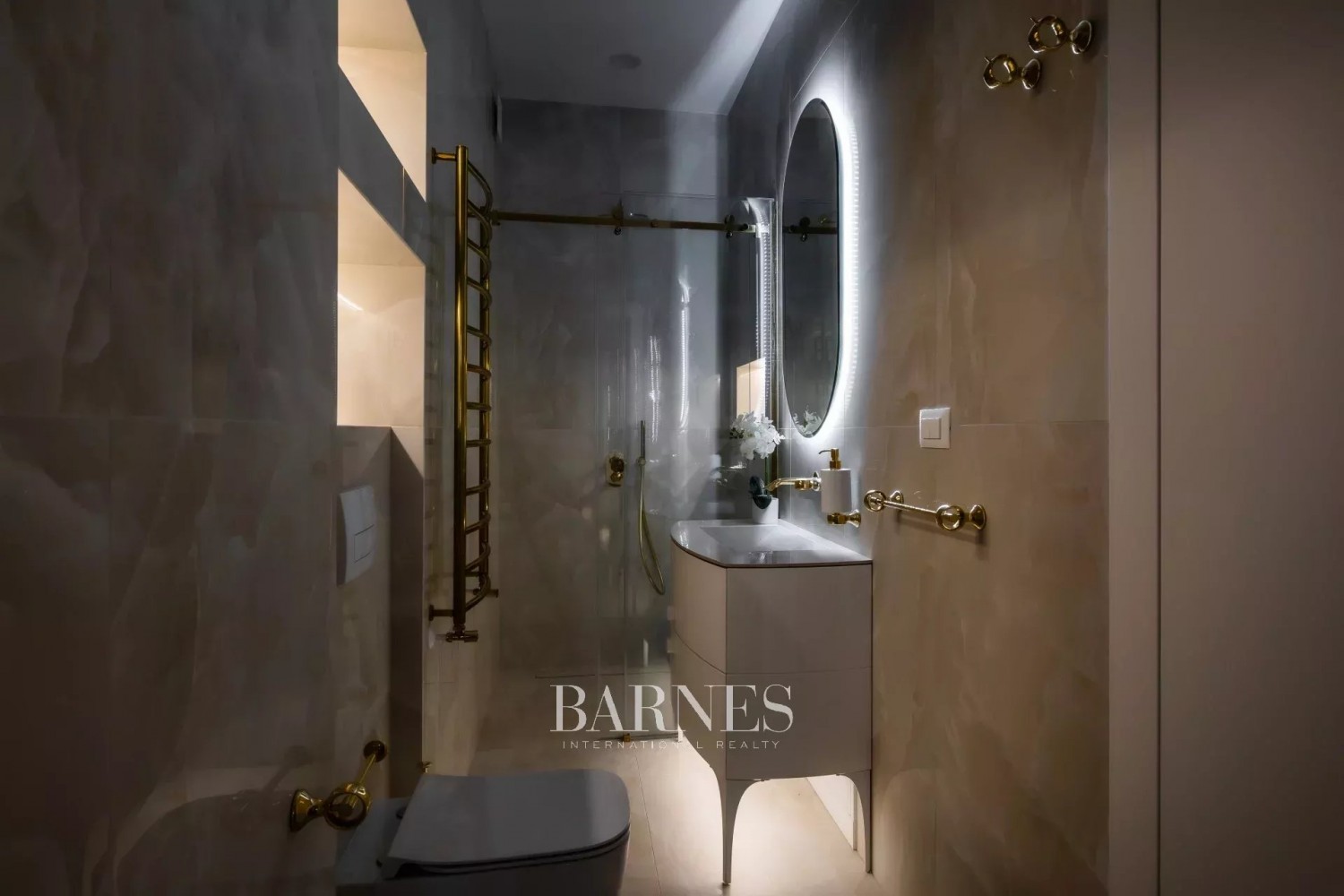 2 hálós bútorozott luxuslakás a Bazilika szomszédságában - picture 15