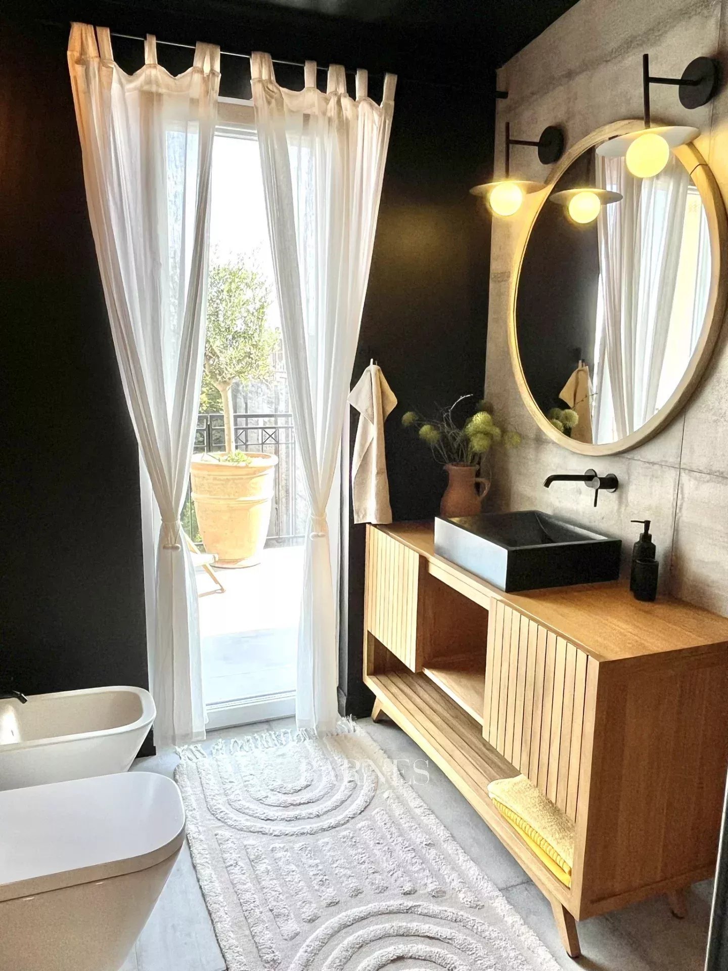 Kiadó három hálós, PANORÁMÁS, dupla teraszos lakás, heti takarítással a belvárosban! - picture 12