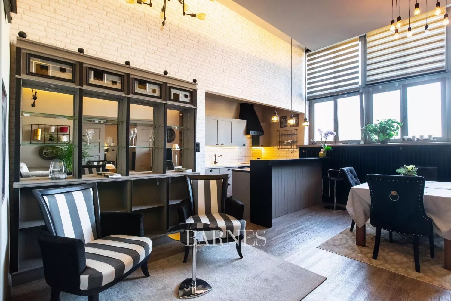 Bútorozott luxuslakás, Bauhaus Villában - picture 4