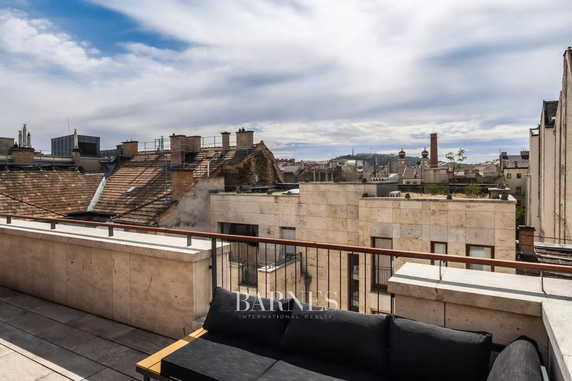Duplex penthouse with a large terrace for sale on Kazinczy Street - picture 12