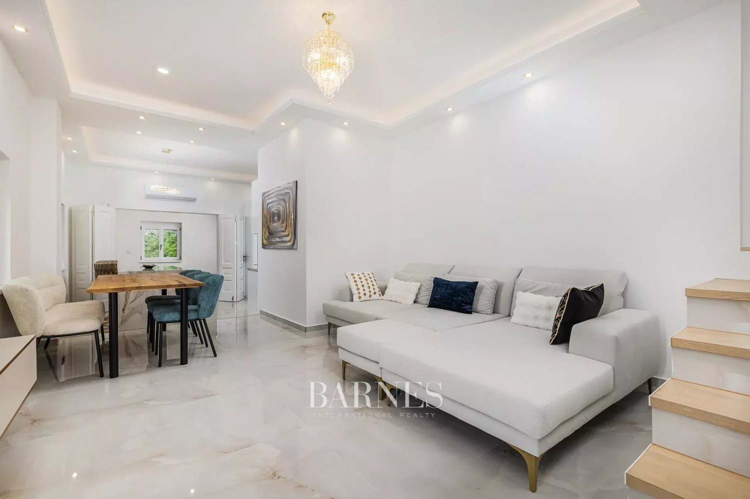 Citadellára panorámás, 3 hálós lakás, szecessziós társasvillában - picture 3