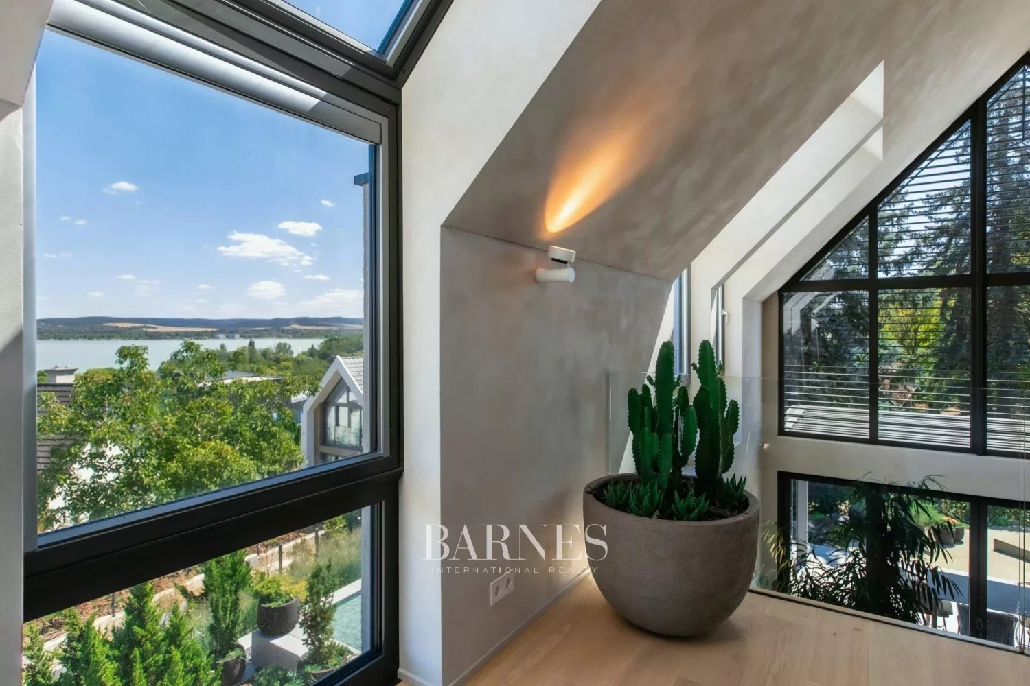 Turnkey, premium category, newly built villa in Tihany - picture 15