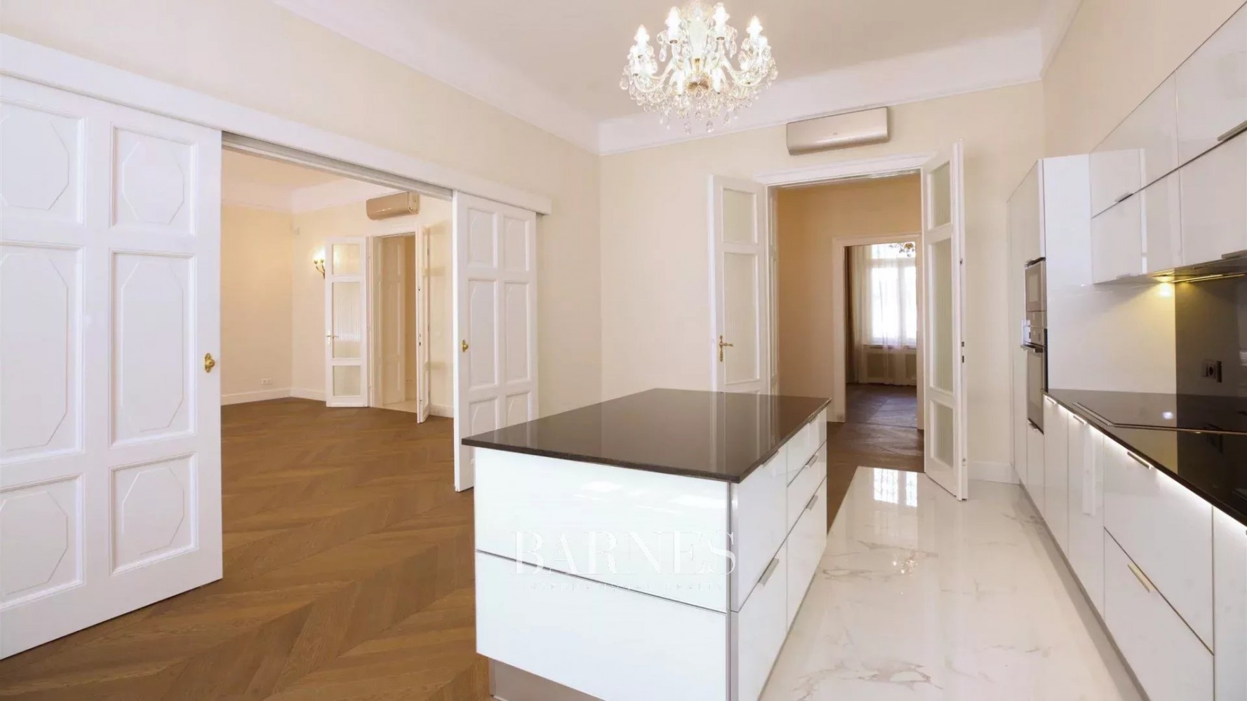 Négy szobás nagypolgári lakás bérlővel, befektetők számára,  szecessziós lakóházban - picture 6