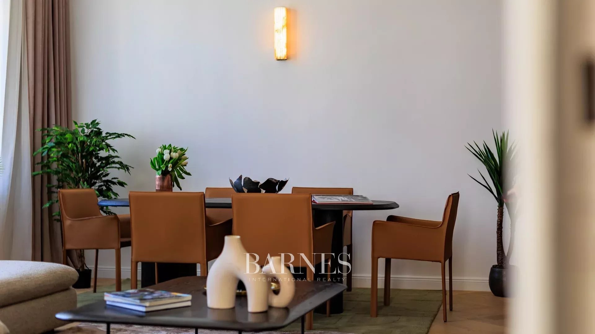 Exceptional Corner Apartment for Sale in the Heart of Budapest, District 5 - picture 7