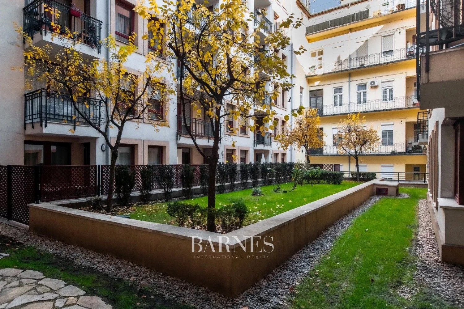 Modern apartment with terrace, panoramic view near Abdrássy út and Kodály körönd - picture 24