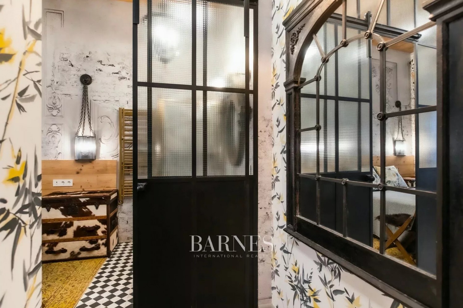 Extravagant one-bedroom apartment near the Ballet Institute - picture 2