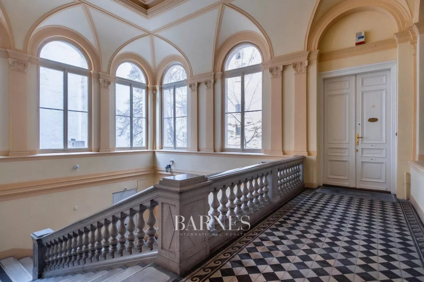 ​Beautifully restored 'true to age' bourgeois residence close to Andrássy Avenue - picture 21