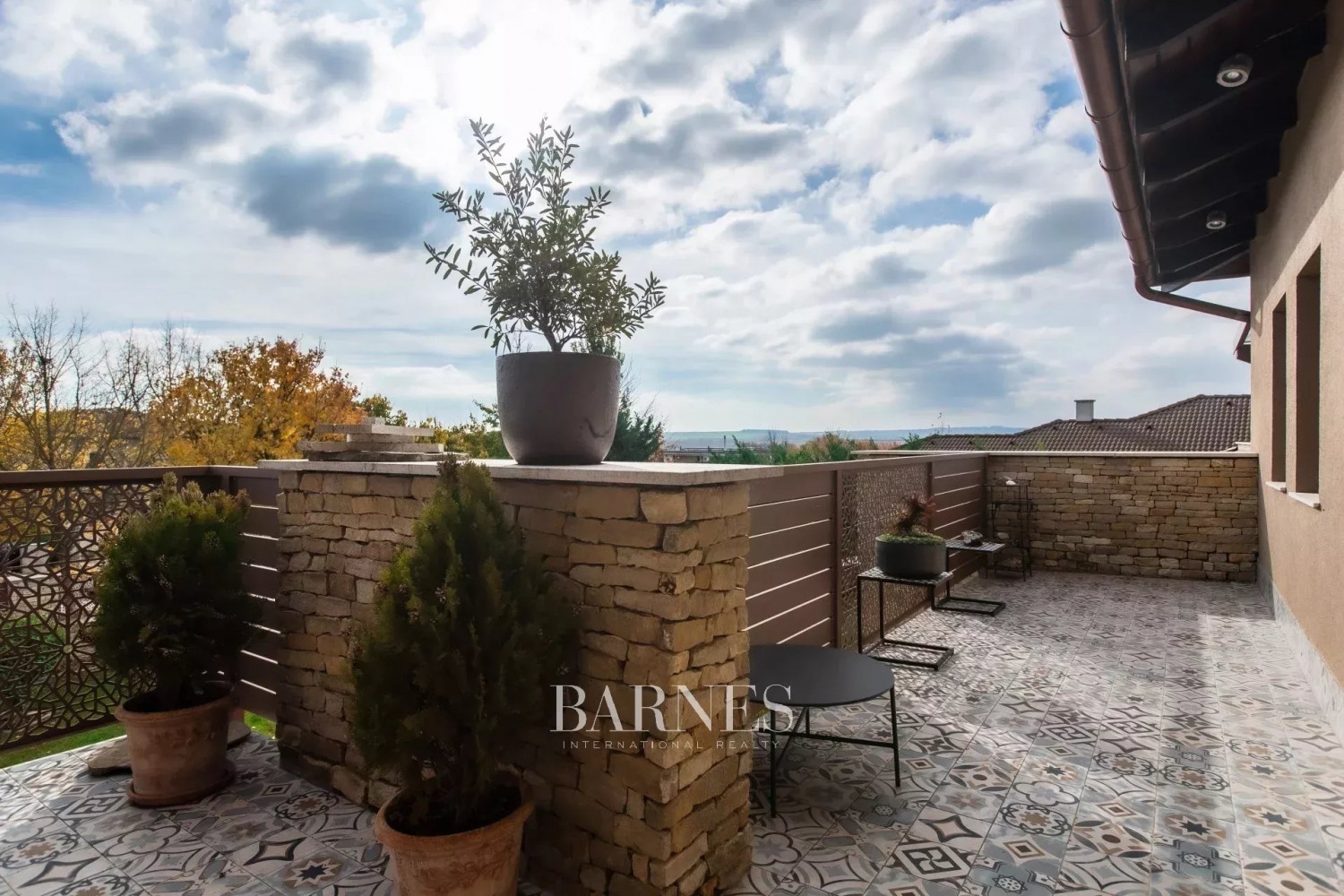 Resort-stílusú családi villa: a kikapcsolódás és a feltöltődés luxusszigete - picture 24