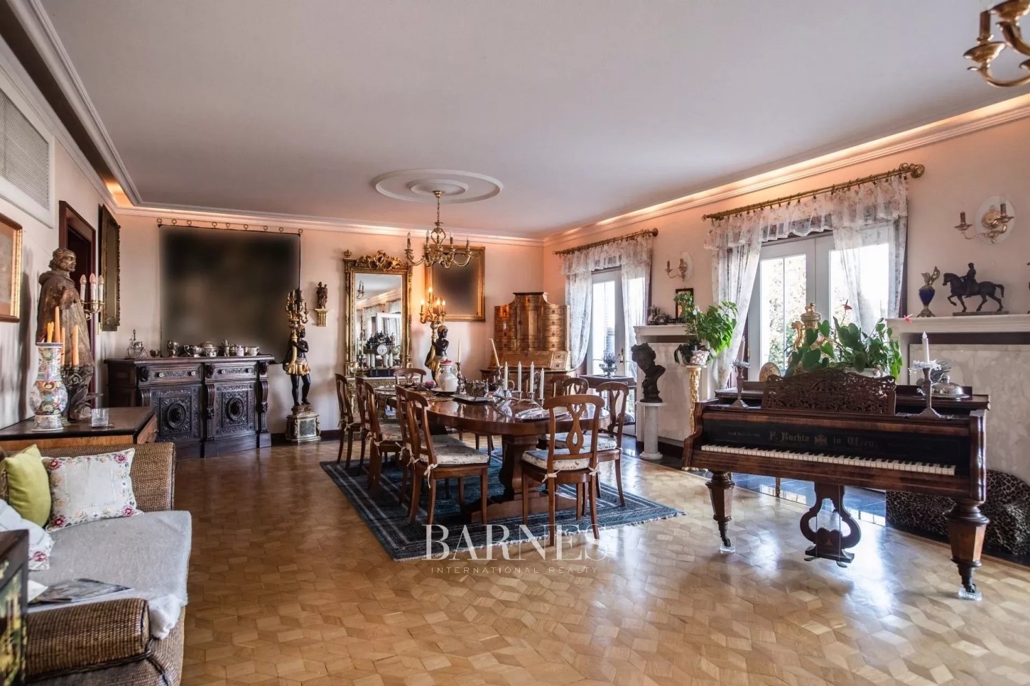 Prestigious villa on Széchenyi Hill with breathtaking panoramic view - picture 5
