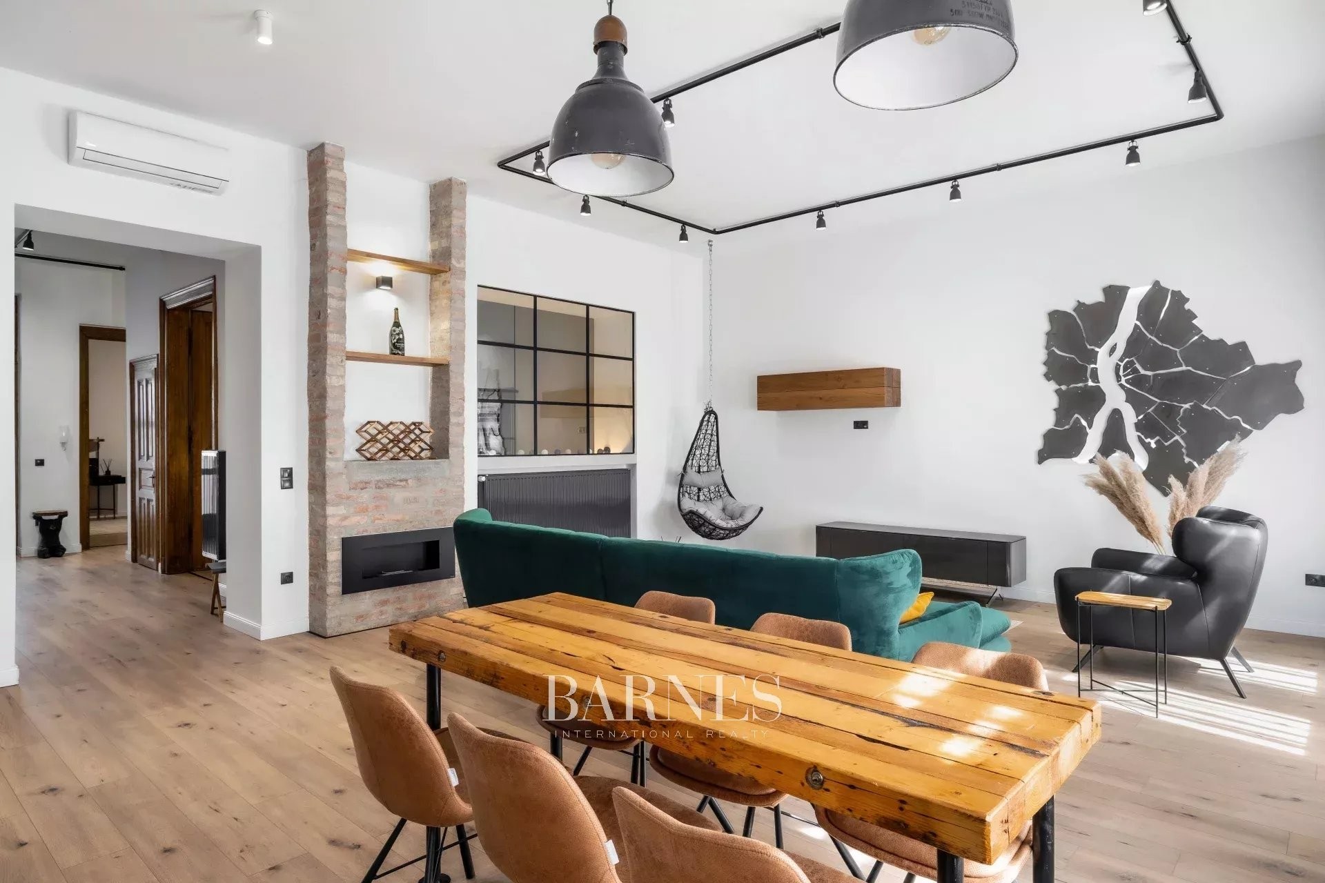 Unique loft apartment close to the Dohány Street Synagogue - picture 4