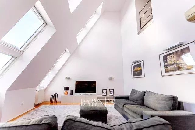 Kiadó 2 hálószobás, belső kétszintes penthouse apartman városi panorámával - picture 1