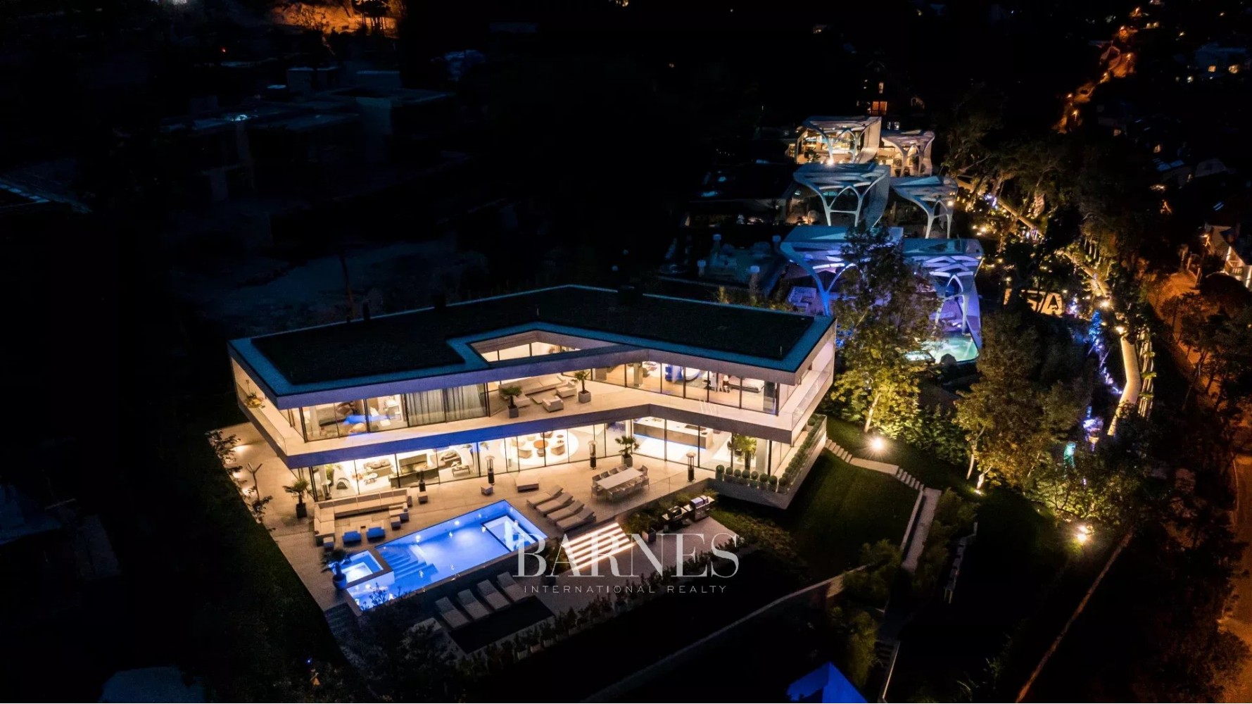 Stunning Villa on Márton Hill with Breathtaking Panoramic View - picture 20