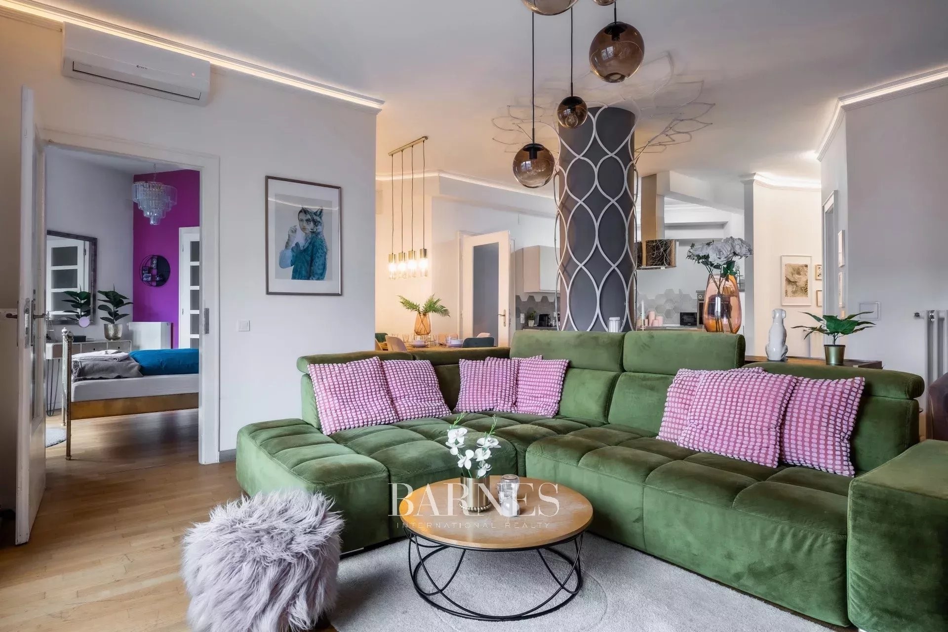 For Rent: 3-Bedroom Apartment with Urban Atmosphere near the Basilica - picture 3