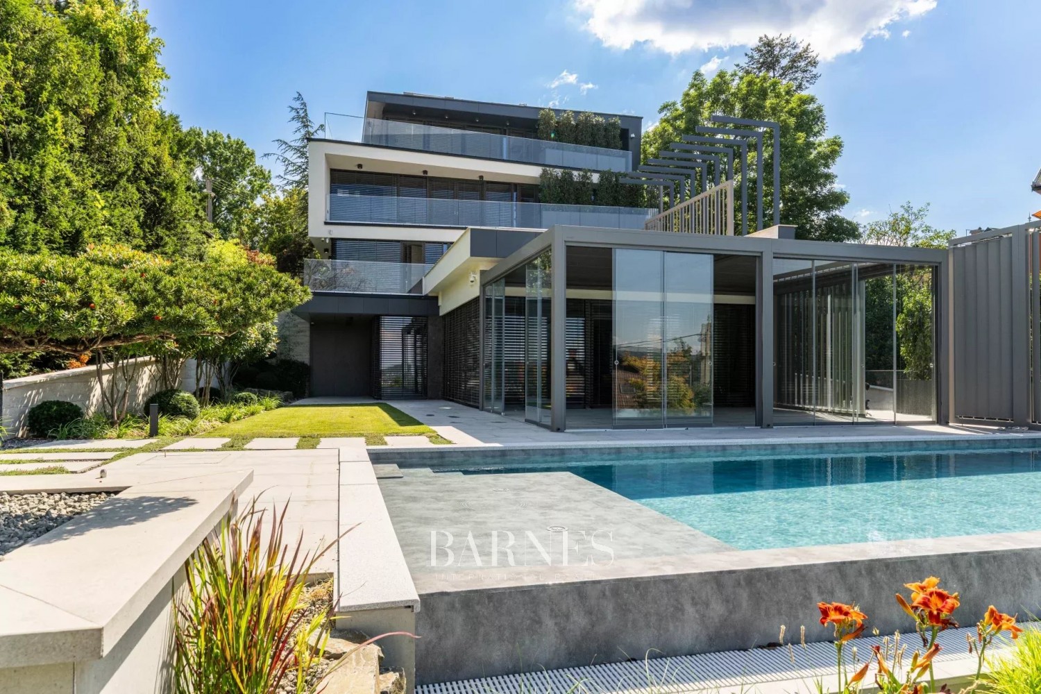 Kulcsrakész, luxus panorámás családi villa a XII. kerületben - picture 11