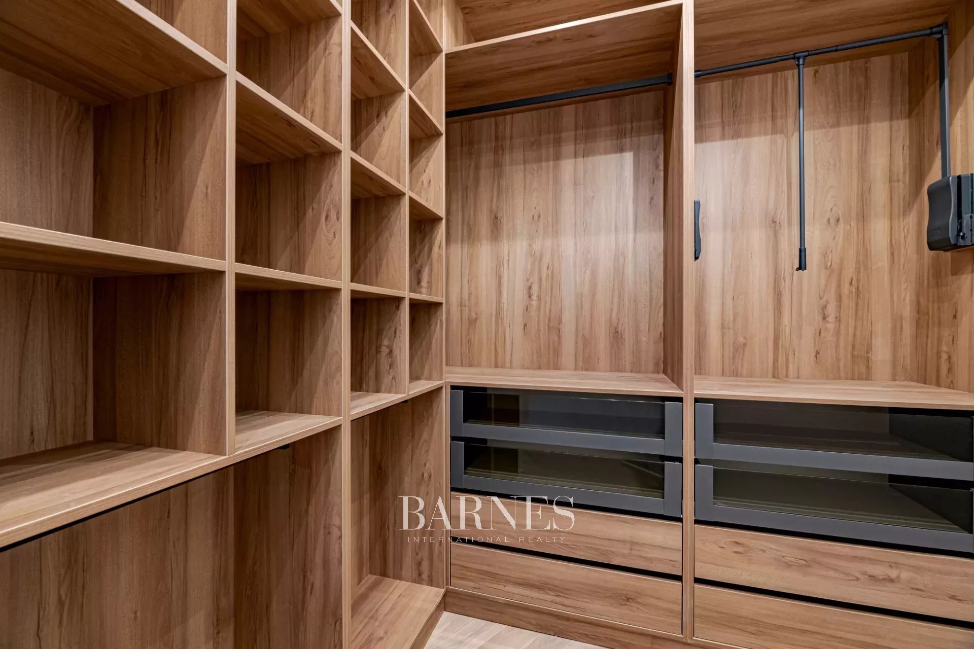 Kiadó egy panorámás, 2 hálószobás lakás - Városi életstílus felsőfokon - picture 15