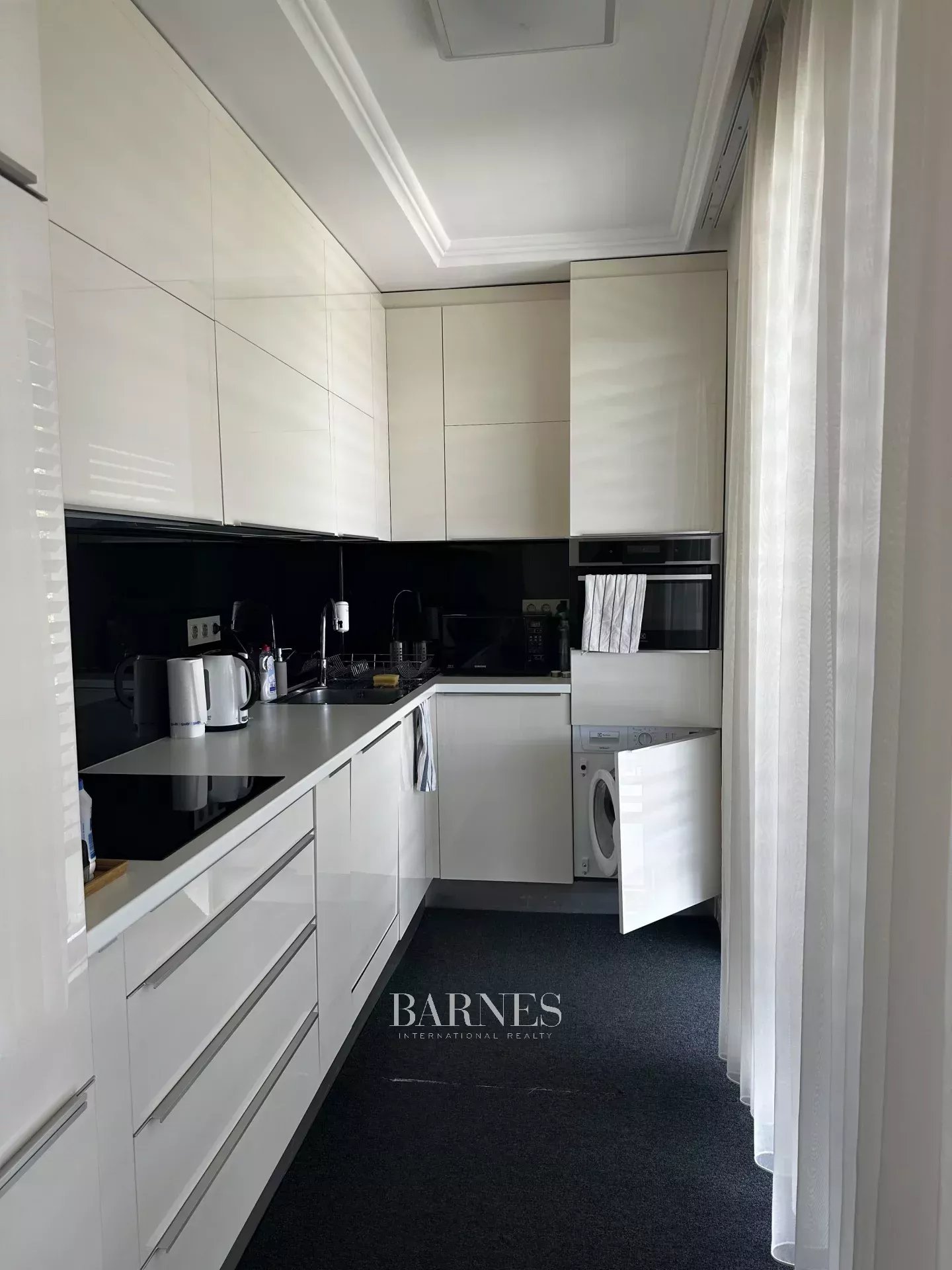 Kiadó irodaépület/cégközpont a XII. kerületben, az Orbánhegyen - picture 10