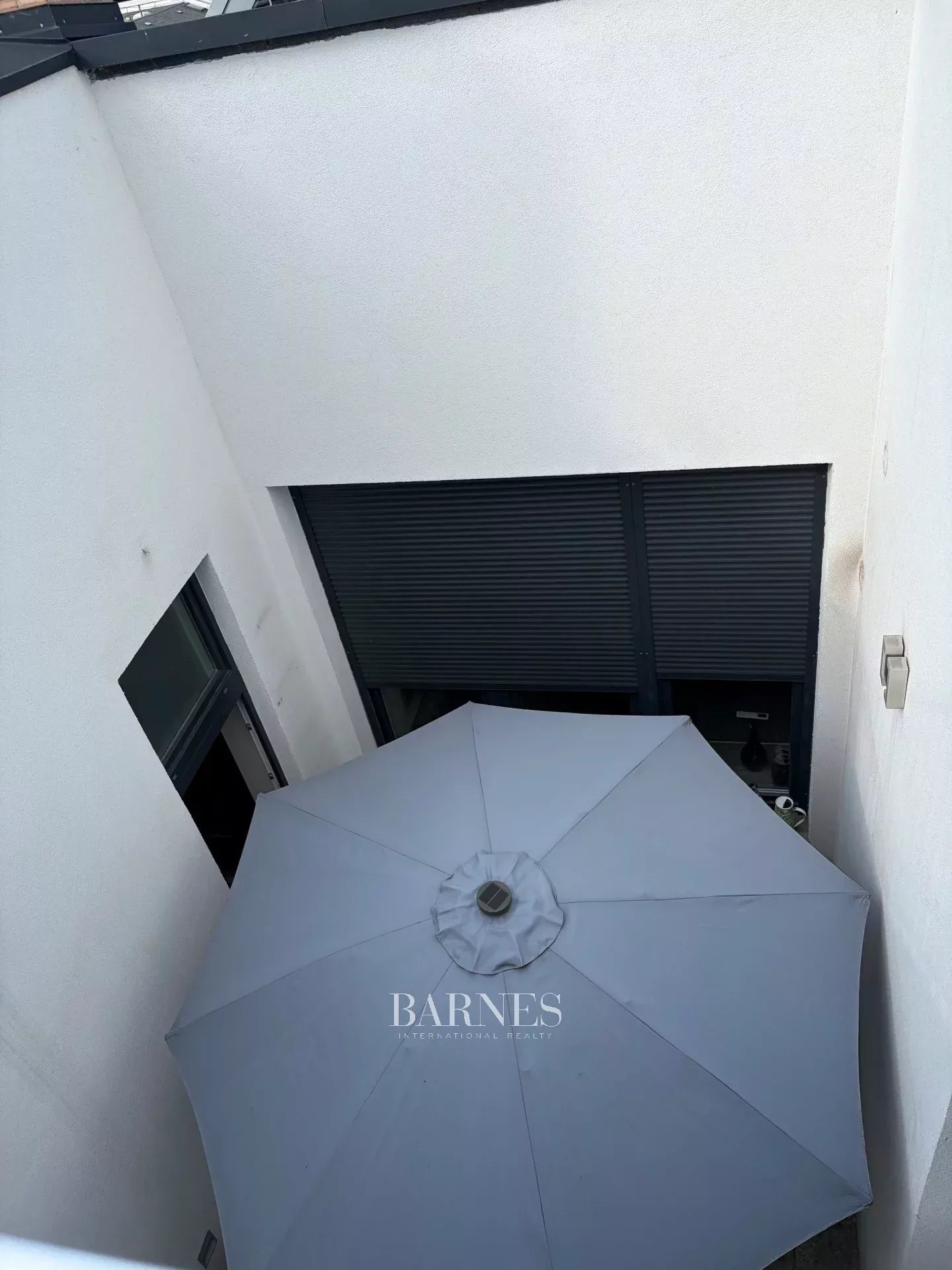 3-bedroom penthouse with roof terrace and panoramic view to  Basilica - picture 20