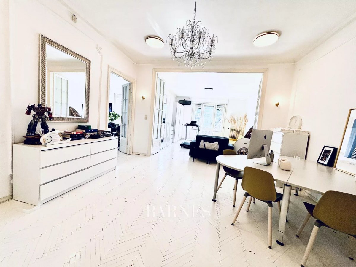 Apartment for sale with a terrace in a villa building next to the Körszálló - picture 9