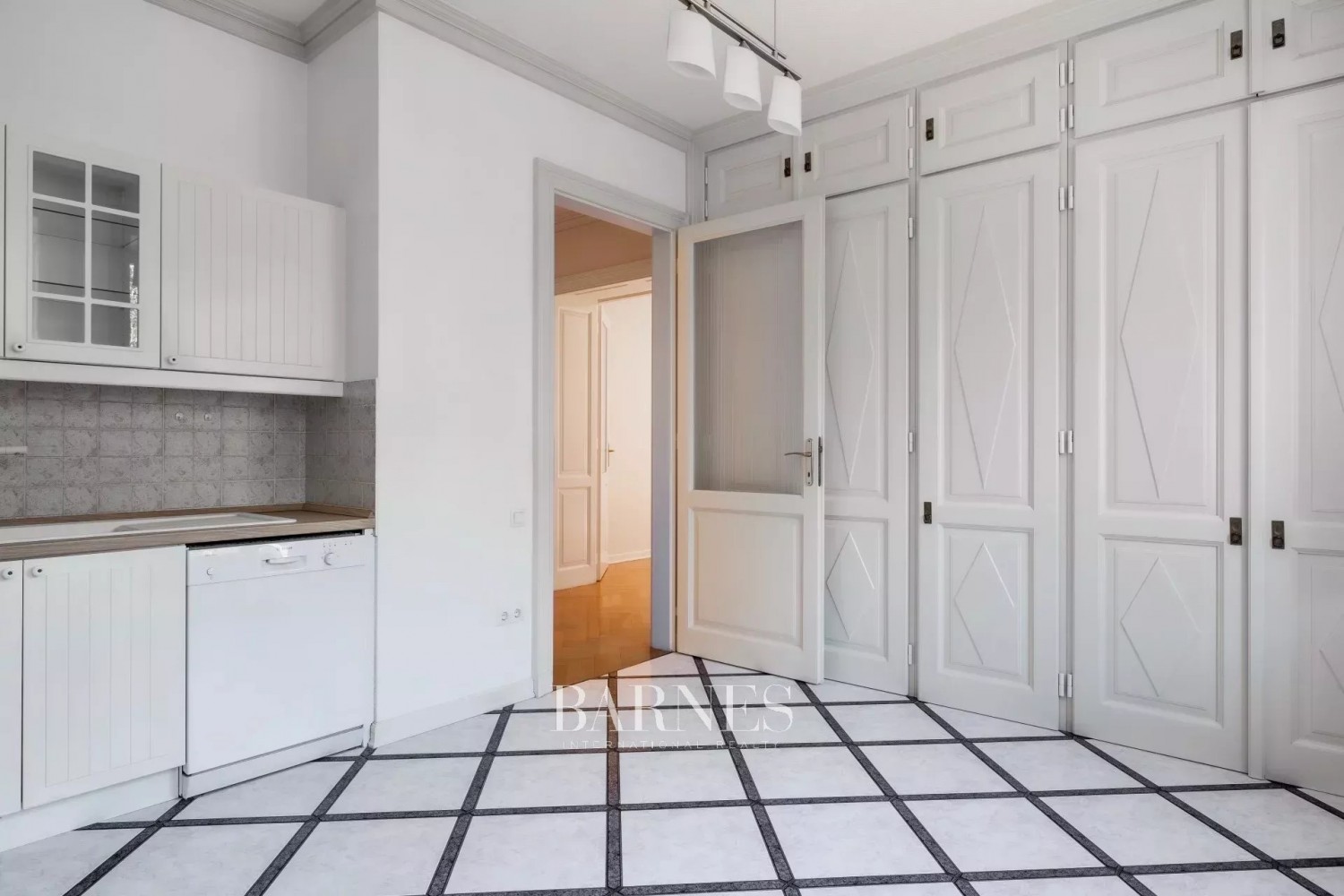 Exclusive 200 m² Duplex Apartment for Rent in Pasarét, in a Quiet Side Street - picture 16