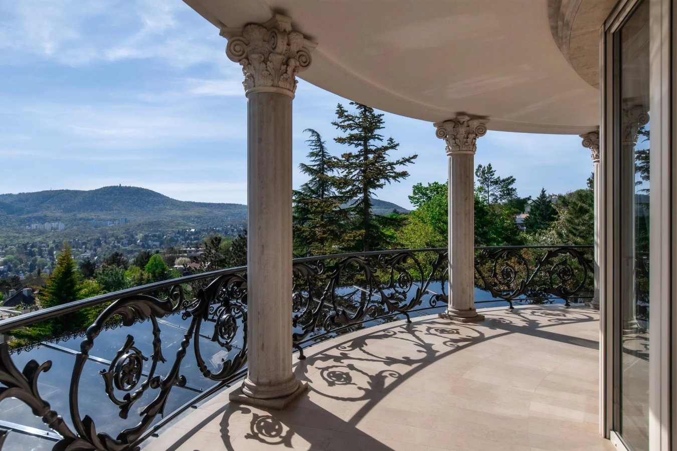 Curiosity in Buda, designed by Ybl and Széchenyi award-winning architect - picture 1