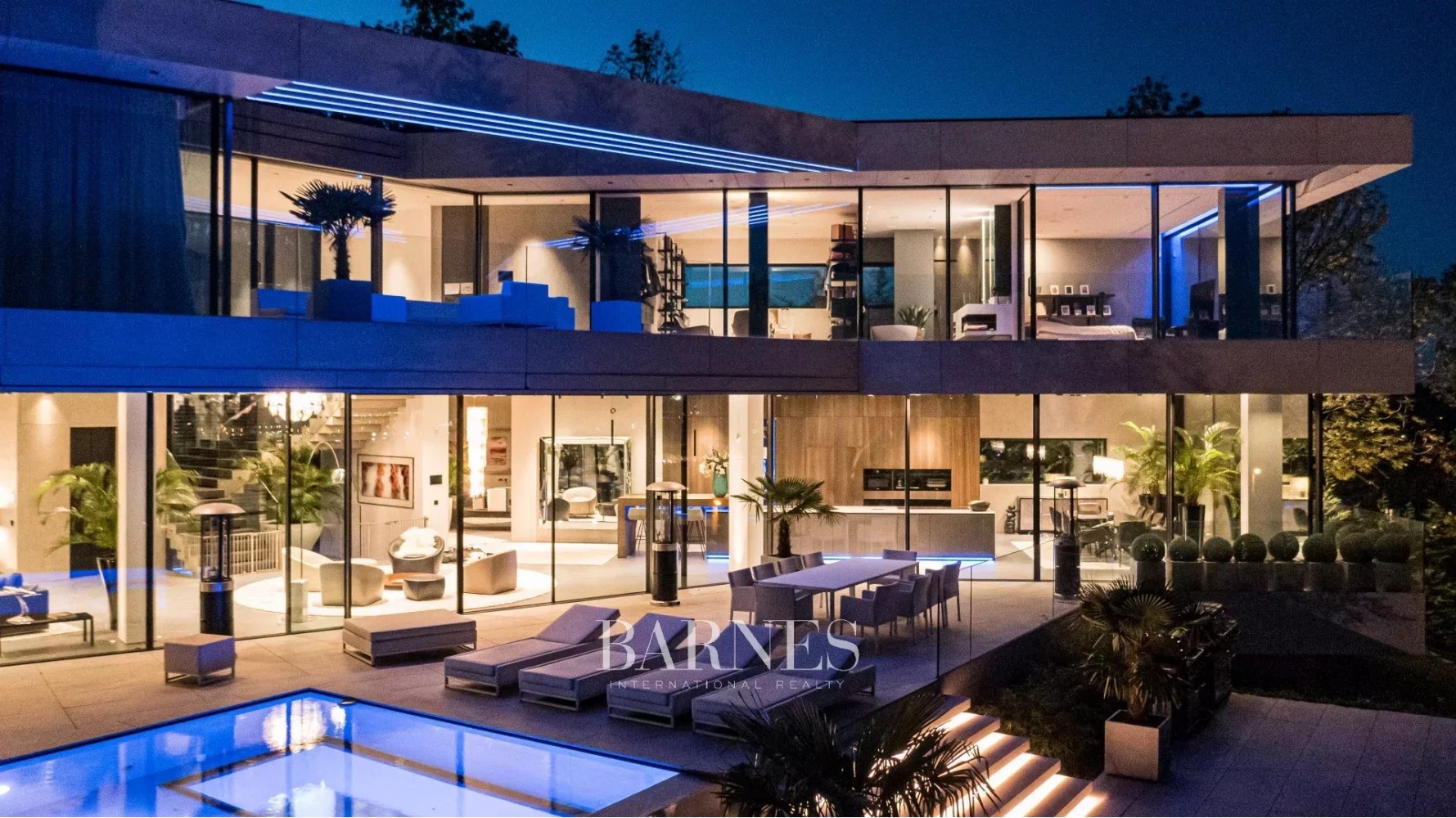 Stunning Villa on Márton Hill with Breathtaking Panoramic View - picture 5