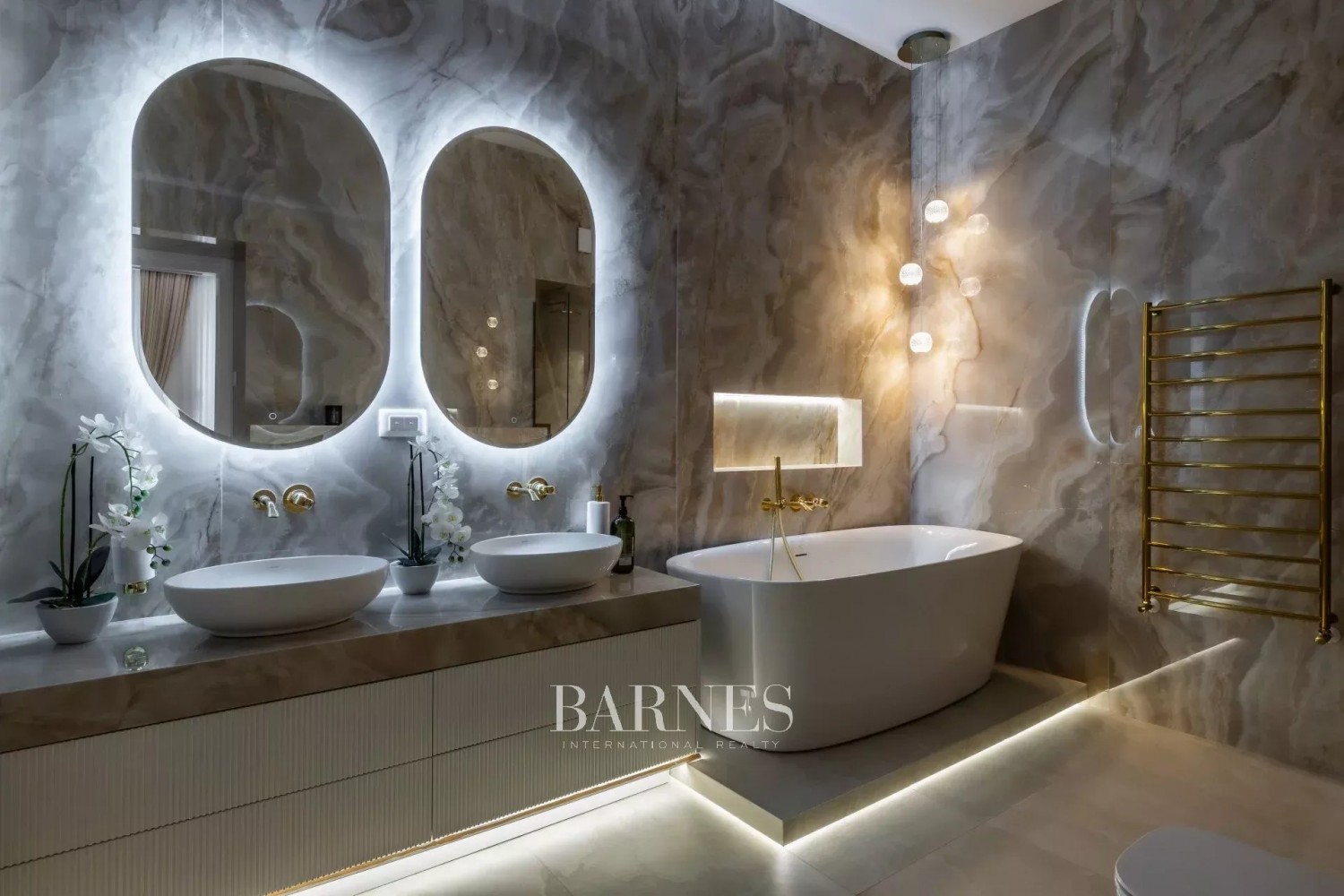 2 hálós bútorozott luxuslakás a Bazilika szomszédságában - picture 17