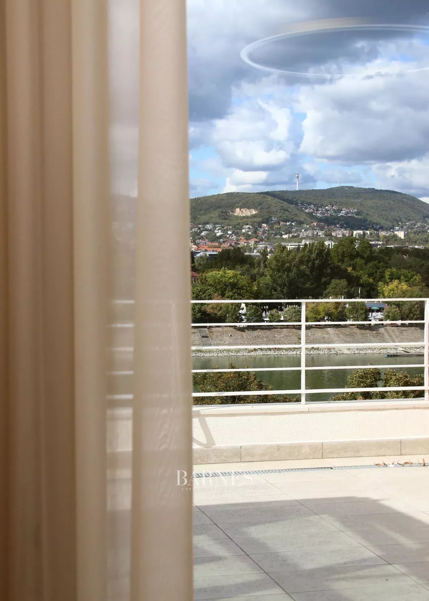 Exkluzív penthouse lakás Újlipótvárosban, páratlan dunai panorámával - picture 23