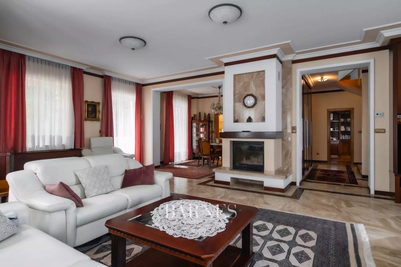 Classical panoramic family villa with exclusive Buda side location - picture 8