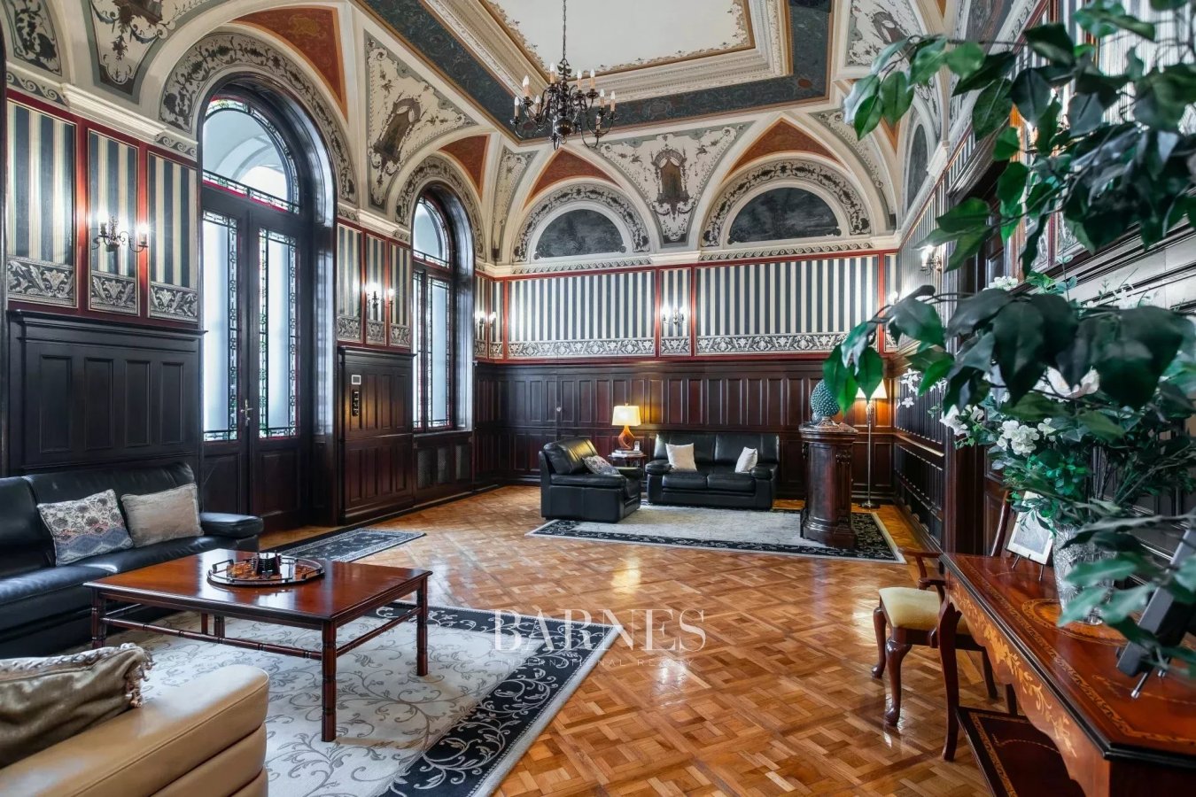 ​Beautifully restored 'true to age' bourgeois residence close to Andrássy Avenue - picture 1