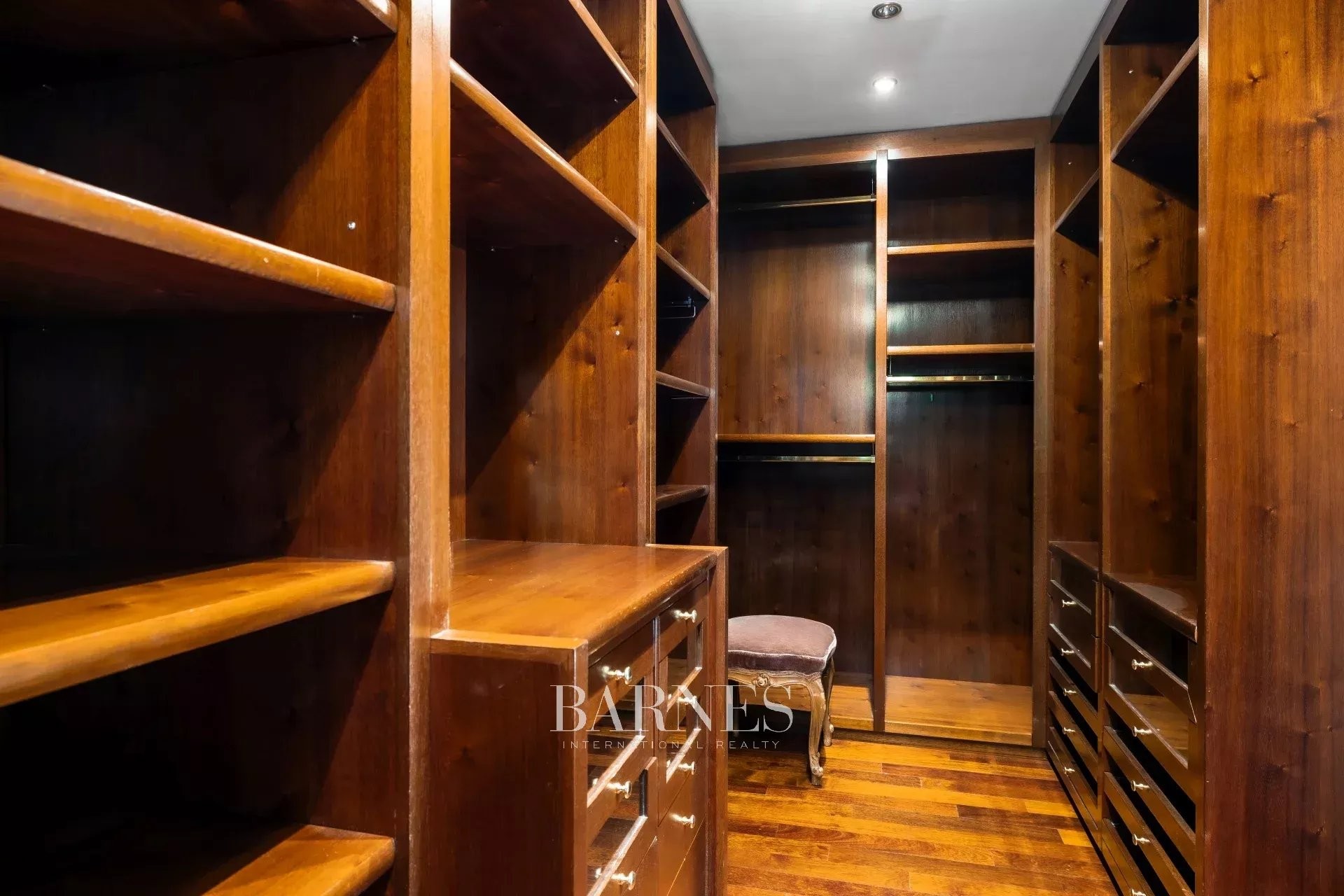 Tágas, elegáns hagulatú luxuslakás a II. kerület zöldövezetében - picture 14