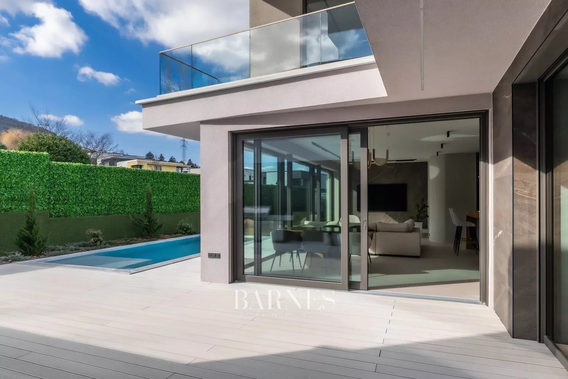 Panoramic Luxury Home at Harsánylejtő, with Garden and Pool - picture 4