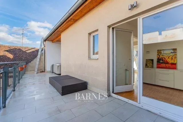 Kiadó 2 hálószobás, belső kétszintes penthouse apartman városi panorámával - picture 21