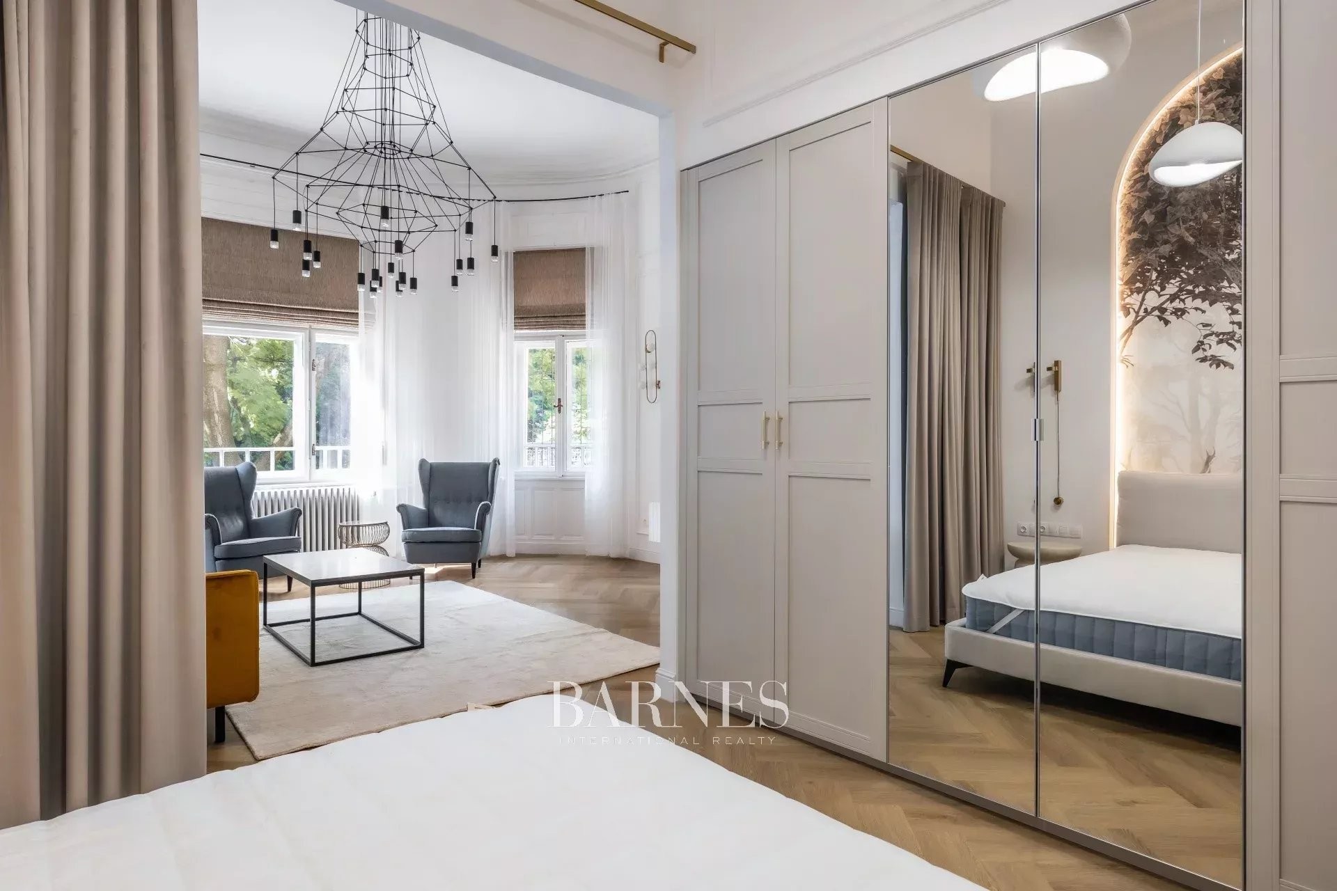 Terrace Apartment with 2 Bedrooms in a Villa Building Near Városmajor - picture 9