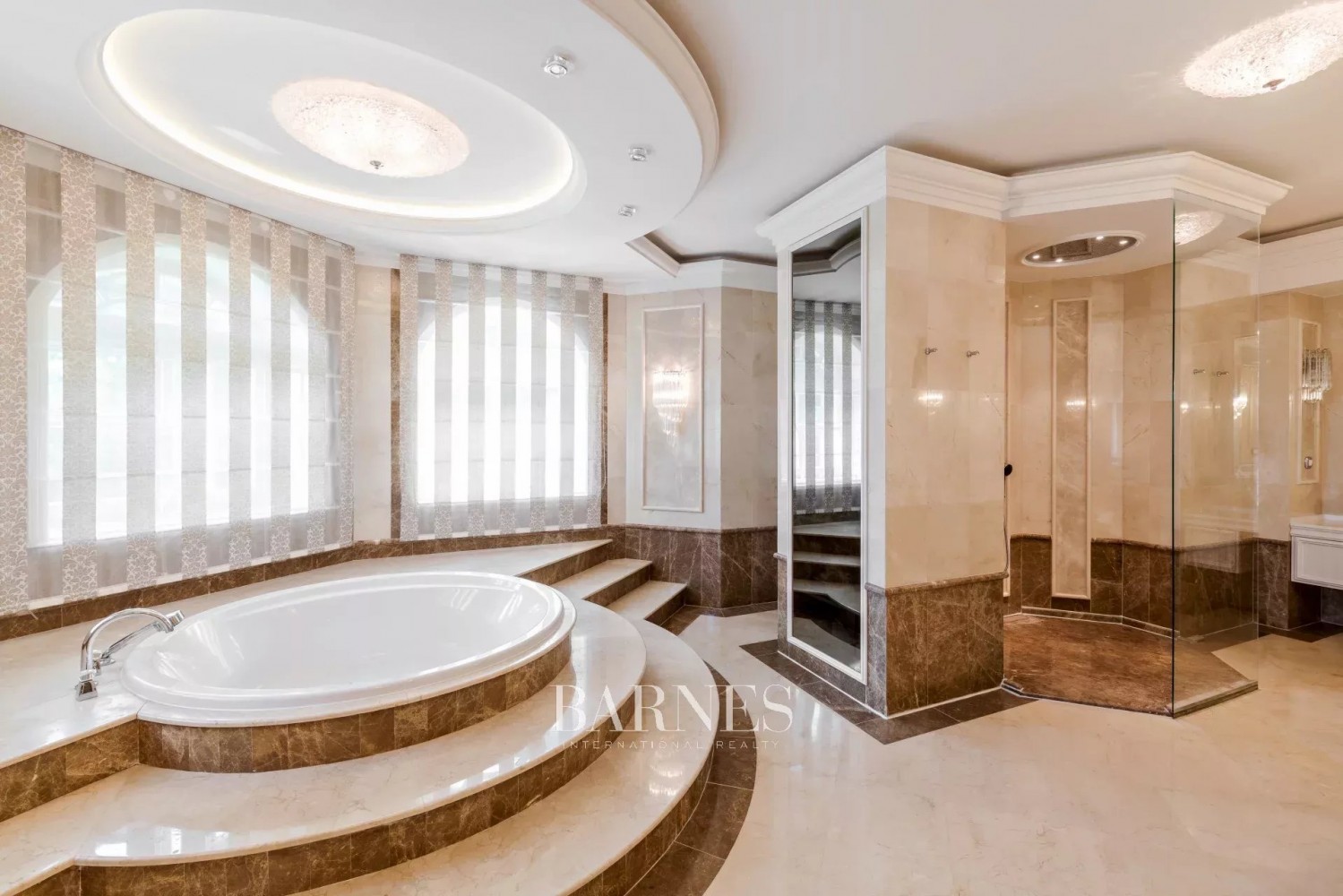 American Style Family Villa - picture 18