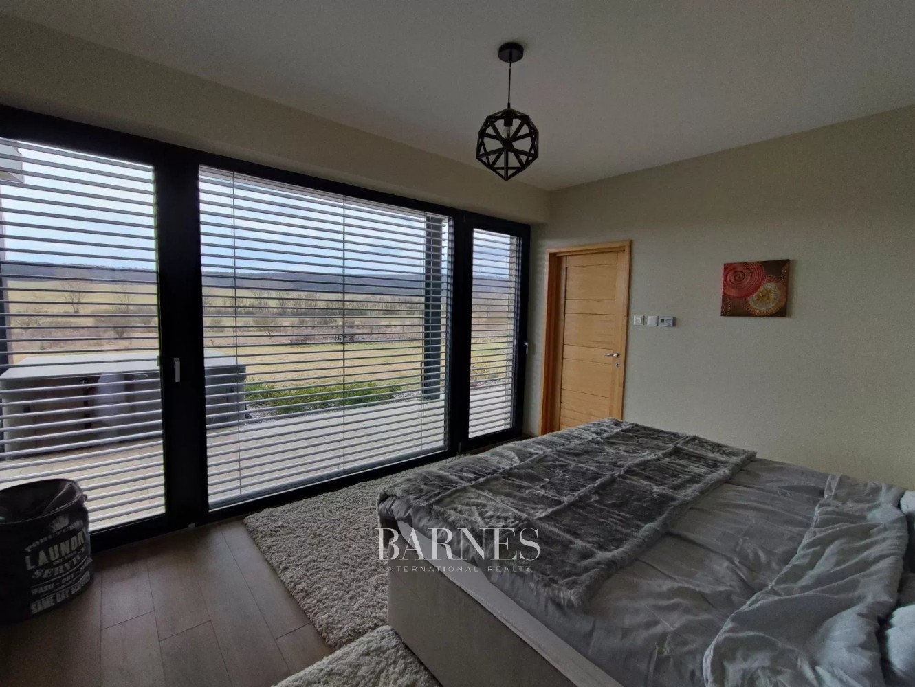 Magical Estate for Sale Embraced by Forest in Törökbálint - picture 7