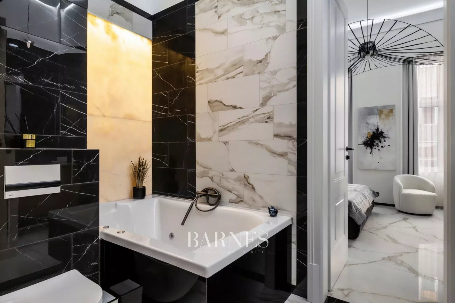 3 hálós, erkélyes saroklakás a Múzeum körúton - picture 12