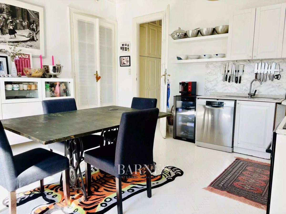 Apartment for sale with a terrace in a villa building next to the Körszálló - picture 11