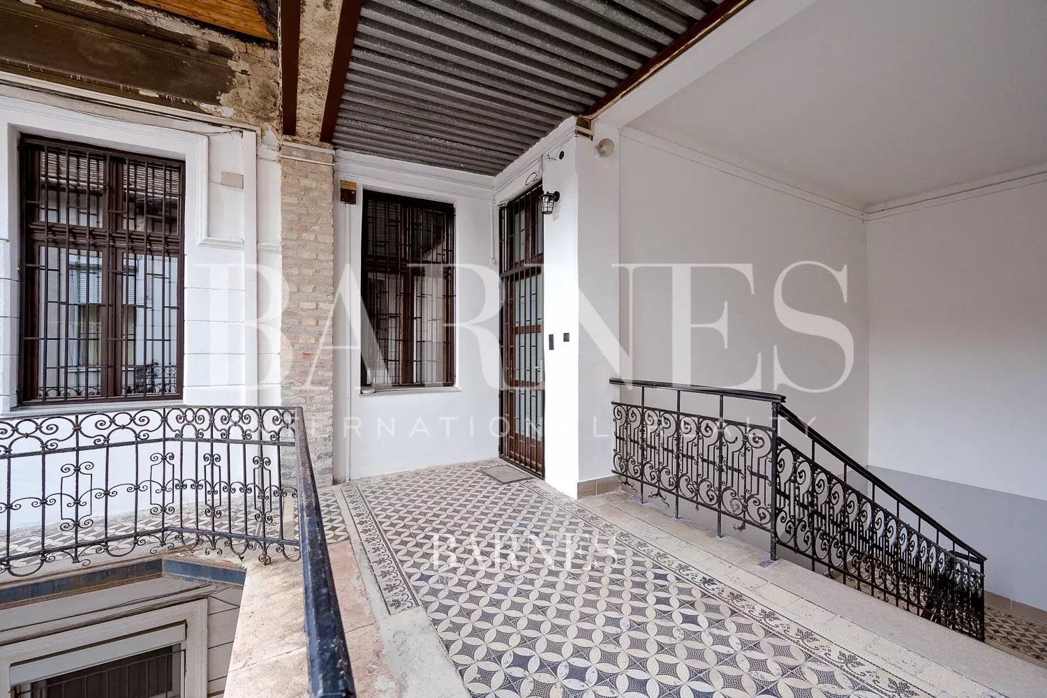 Unique loft apartment close to the Dohány Street Synagogue - picture 16