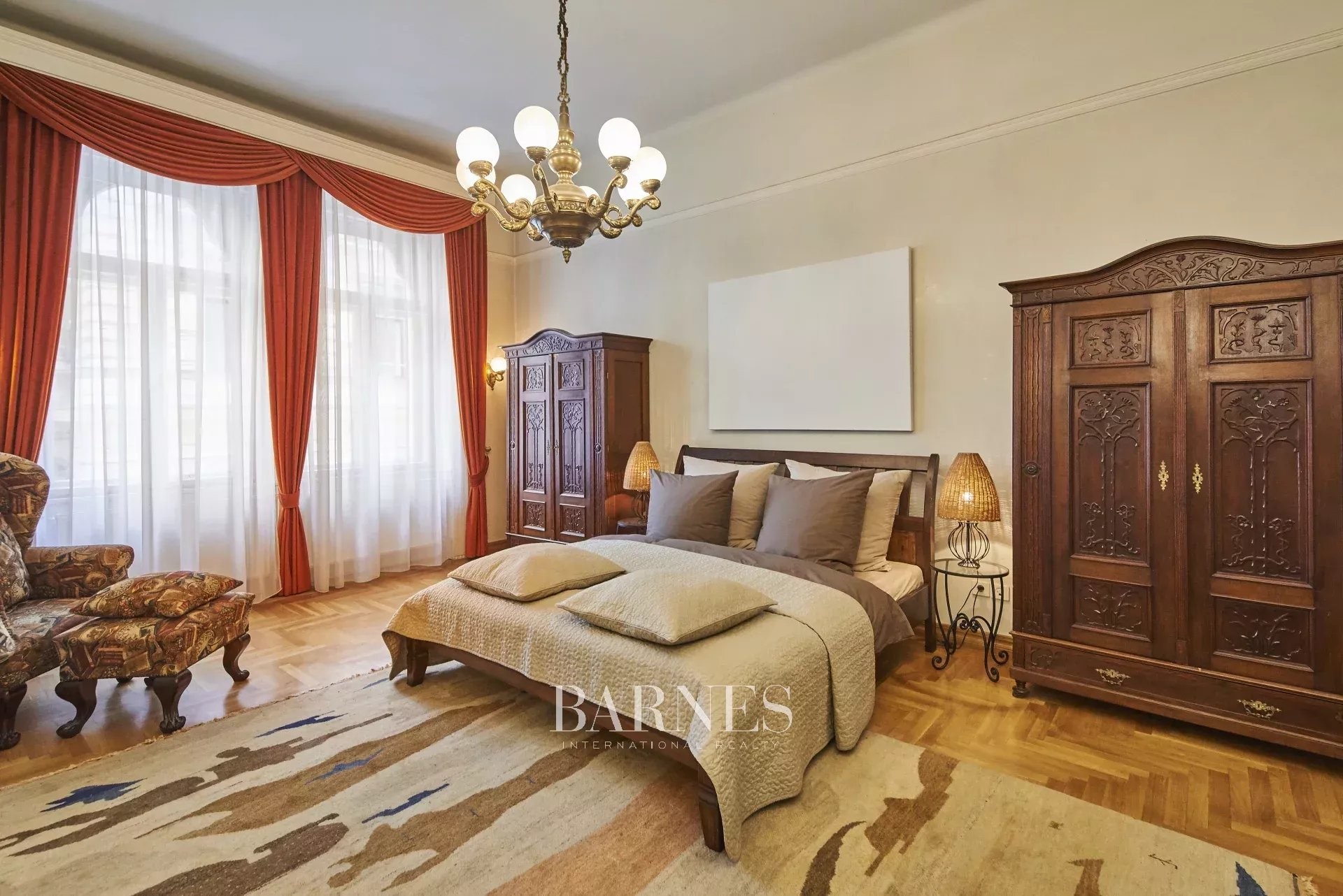 Elegáns nagypolgári lakás kiadó  az Andrássy út és a Bazilika szomszédságában - picture 5